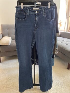 Levi’s 725 High Rise Bootcut Medium Wash Blue Jeans 31